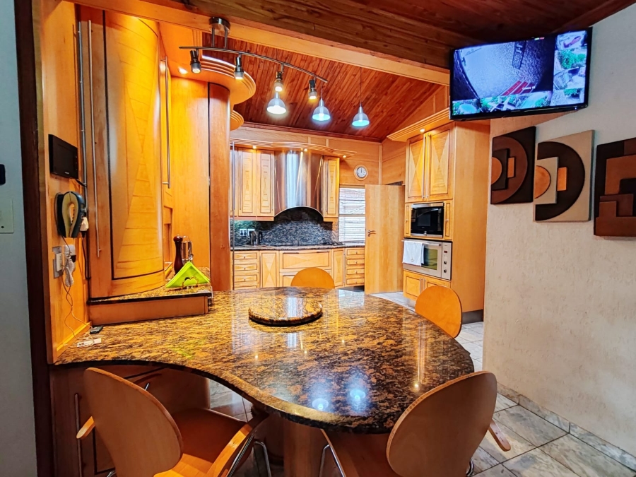 4 Bedroom Property for Sale in Van Der Hoff Park North West